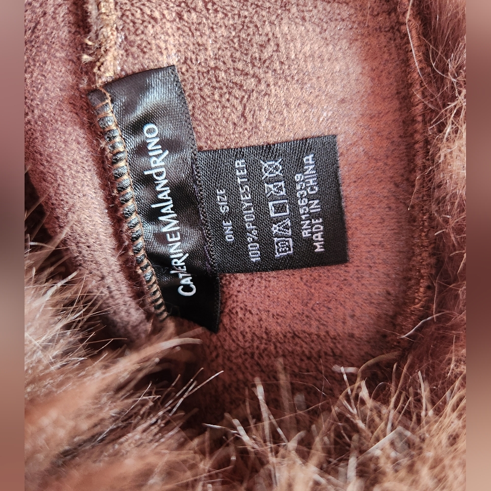 2 Fur Bucket Hats - Picture 7 of 8